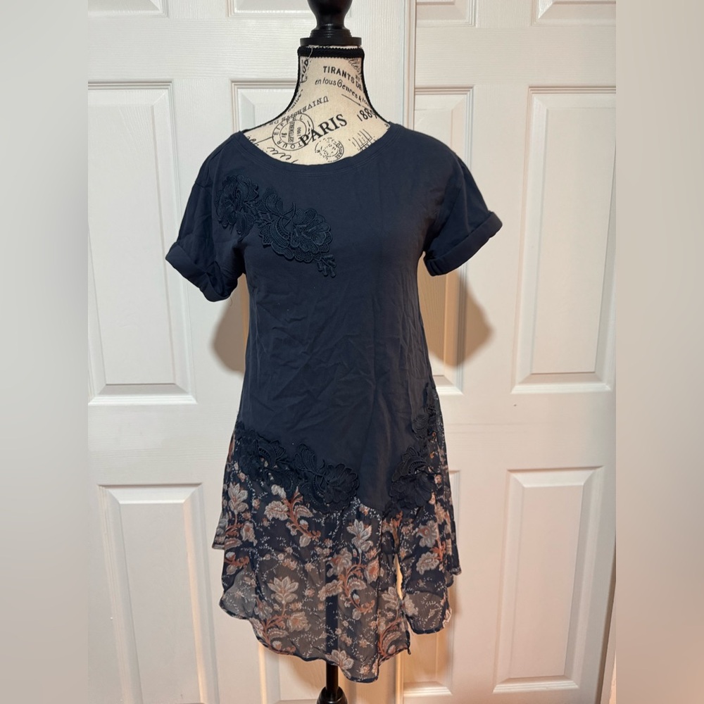 AKEMI blouse oversized xs $5 final